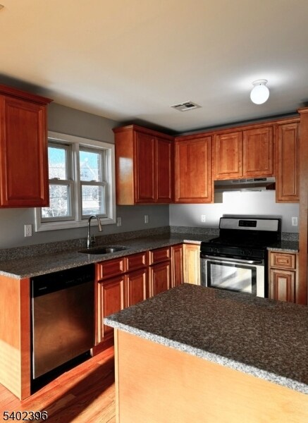 Foto del edificio - 104 Luttgen Pl