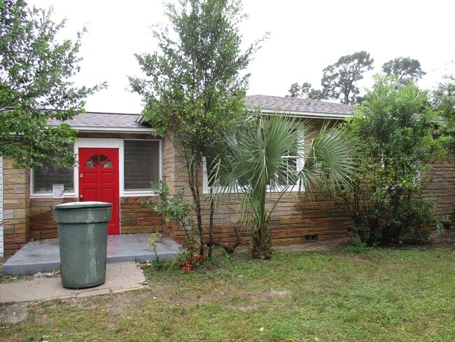 Building Photo - 307 Hermey Ave