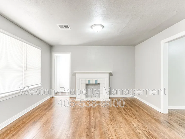 Foto del edificio - 1217 NE 43rd St
