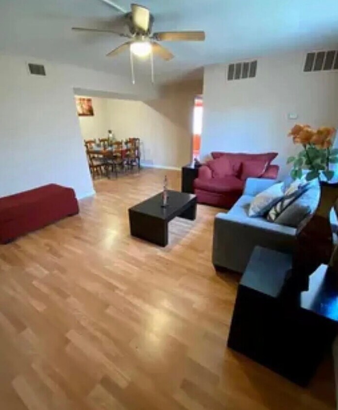 Foto principal - 2304 Shidler Dr