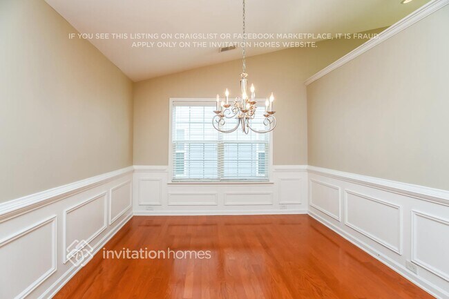 Foto del edificio - 1029 S Creek Dr