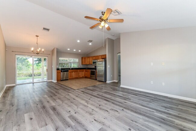 Foto del edificio - 917 Hillcrest Ave