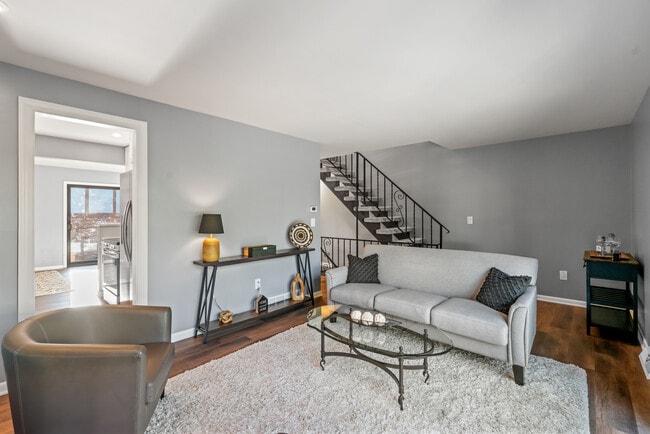 Building Photo - 238 Woodbridge Dr