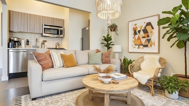 Building Photo - 375 Kapaloala Pl