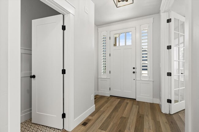 Building Photo - Luxury 4-Bedroom Home for Rent in Dry Cree...