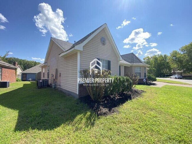 Foto del edificio - 2684 Bay Pointe Cir N