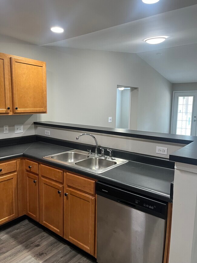 Foto del edificio - 3716 Cotswold Ave