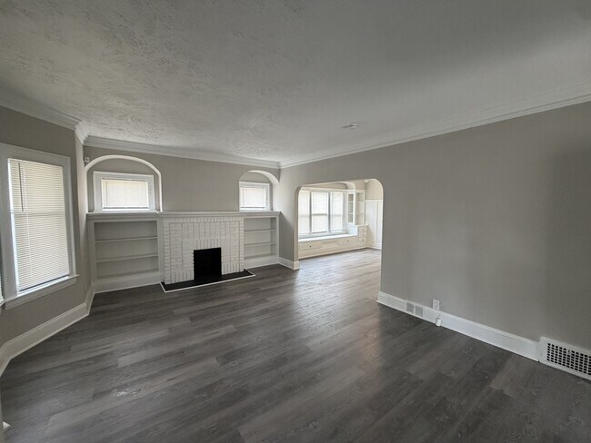 Building Photo - 3346 E 134th St