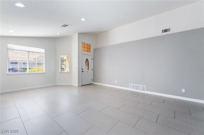 Foto del edificio - 9216 Sun Rose Ave