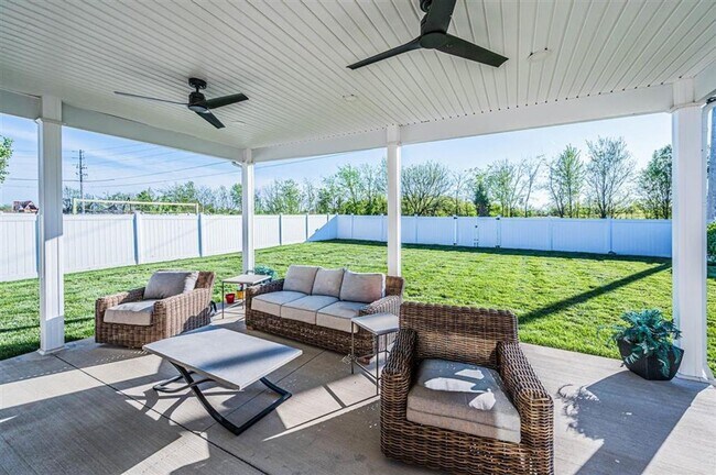 Foto del edificio - 5480 Green Ash Dr