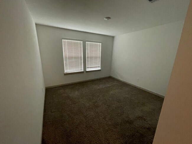 Foto del edificio - 7015 Sunbreeze Ln
