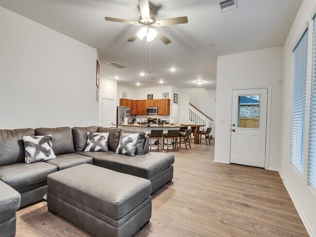 Foto del edificio - 420 Magnolia Ln