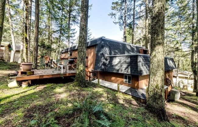 Foto del edificio - 3 bedroom 2 bathroom duplex in South Eugene!