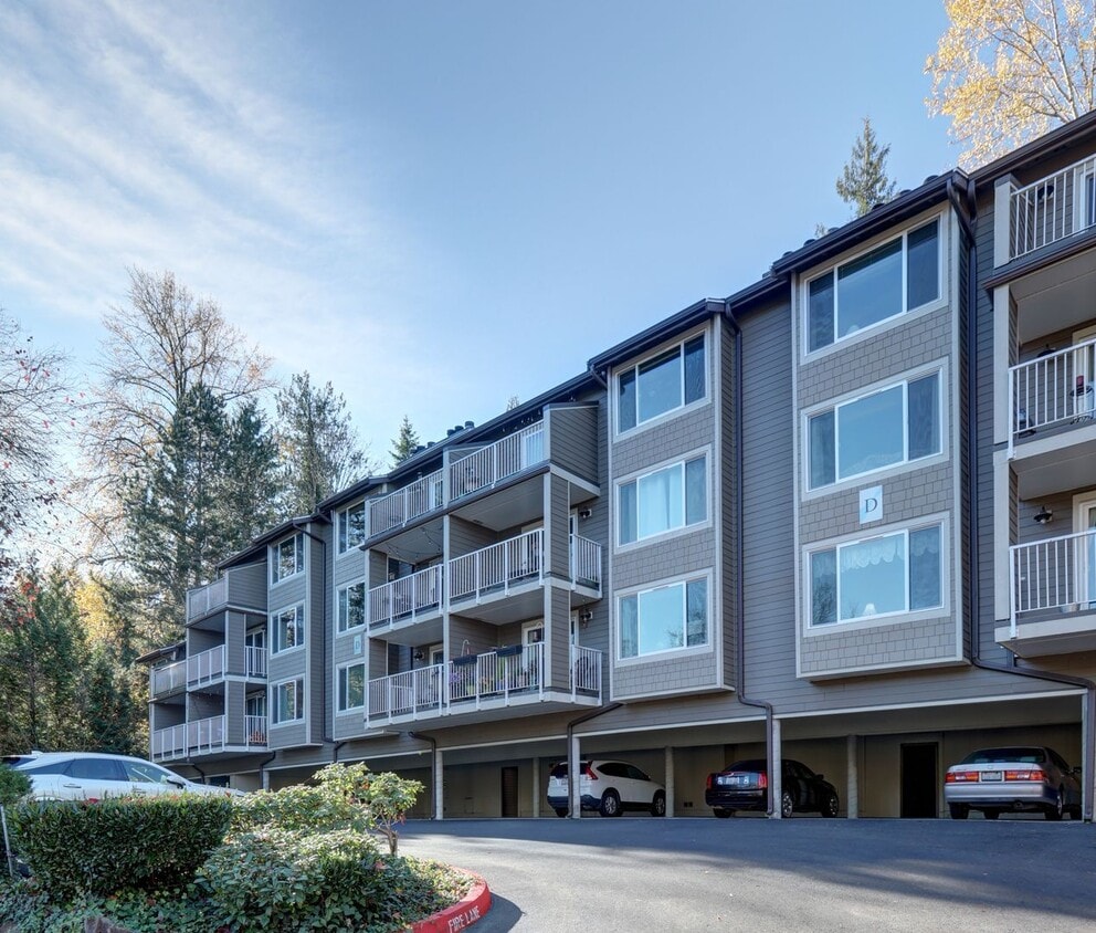 Spacious 2bd + DEN, 1.75ba Condo available in the heart of Issaquah! - Spacious 2bd + DEN, 1.75ba Condo available in the heart of Issaquah!
