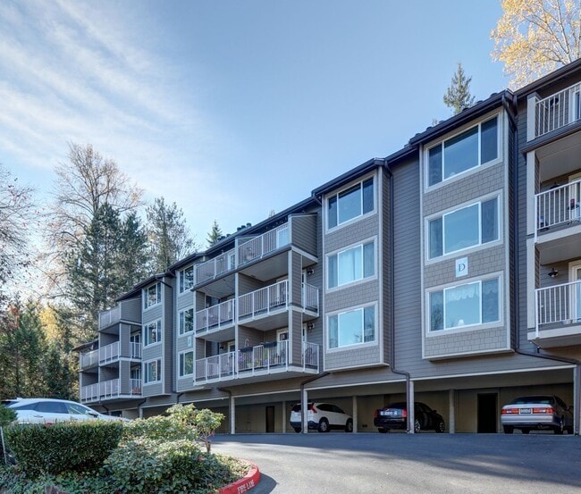Spacious 2bd + DEN, 1.75ba Condo available in the heart of Issaquah! - Spacious 2bd + DEN, 1.75ba Condo available in the heart of Issaquah!