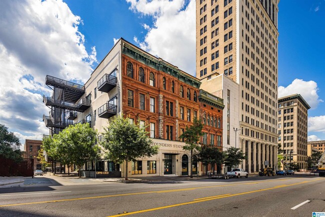 Foto del edificio - 2015 1st Ave N