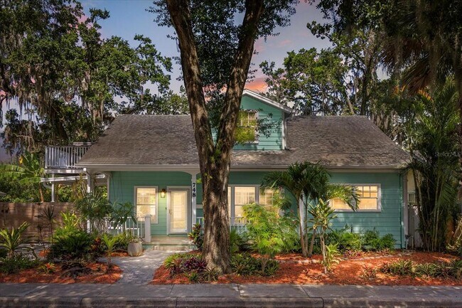 Foto del edificio - 748 Altaloma Ave