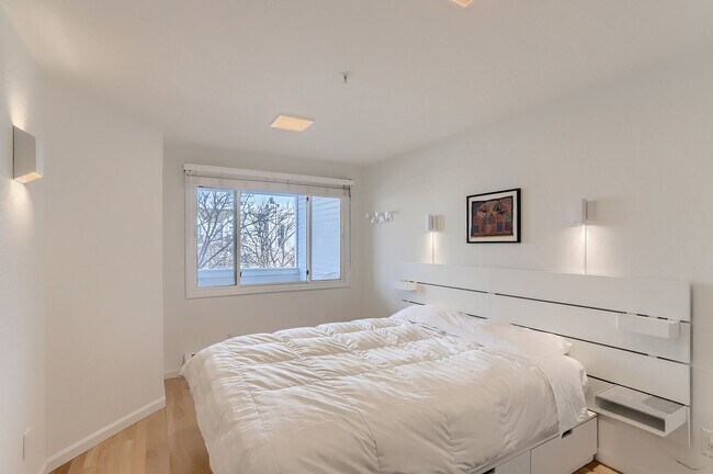 Foto del edificio - Pearl Street 1BR | Walkable, Remodeled, Covered Parking