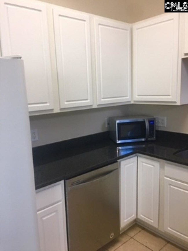 Building Photo - 132 Taylors Hill Dr