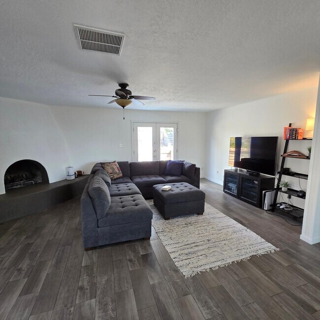 Foto del edificio - 1048 Monte Largo Dr NE