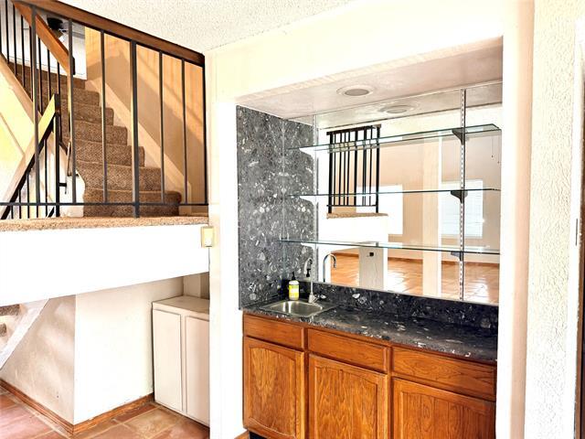 Foto del edificio - 3309 Ivanhoe Ln