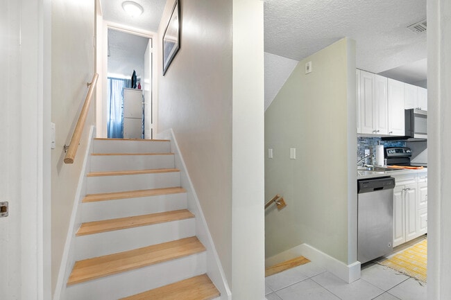 Building Photo - 755 Dotterel Rd