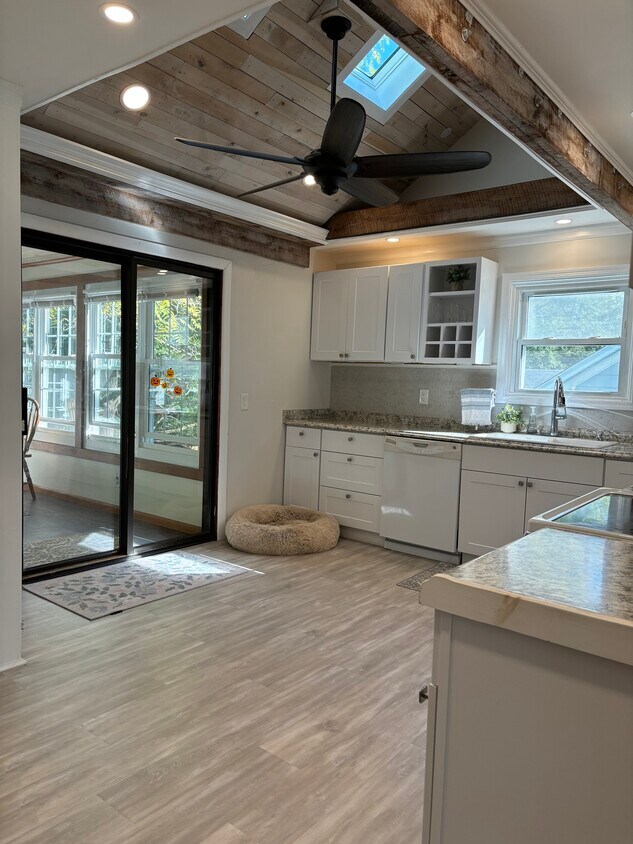 Foto principal - 3746 Hoover Ave