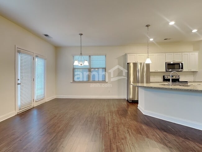 Foto del edificio - 1682 Weatherbrook Cir