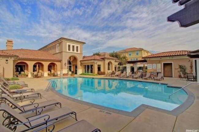 ADORABLE WESTLAKE VILLAS 2 BEDROOM (PLEASE... - ADORABLE WESTLAKE VILLAS 2 BEDROOM (PLEASE... House