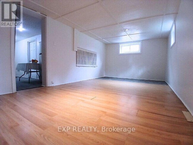 Photo du bâtiment - 861 Cosburn Ave.