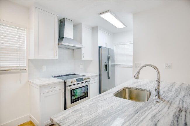 Building Photo - 530 S Federal Hwy