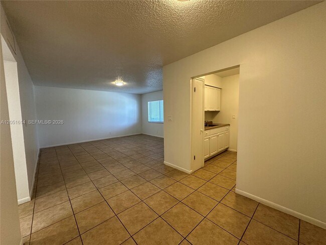 Building Photo - 1400 NE 56th St
