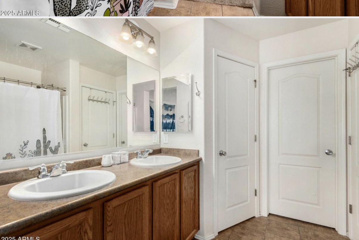 Foto principal - 942 S Deerfield Ln