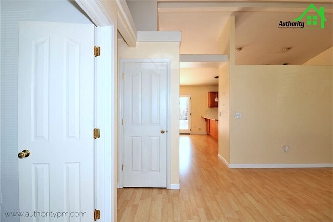 Building Photo - 1785 Trumpet Dr