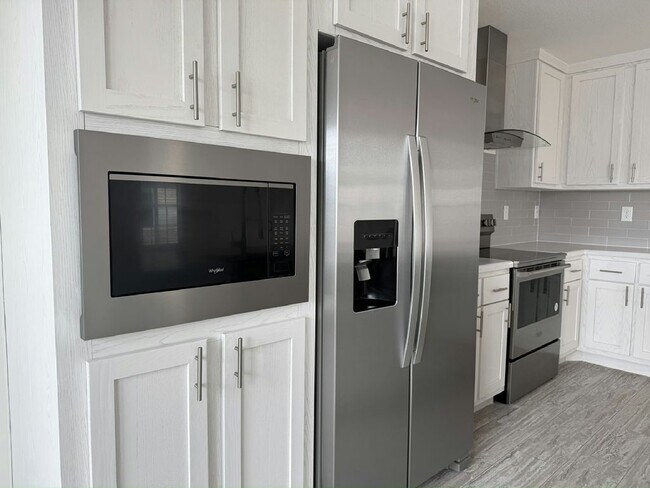 Building Photo - 3515 Campari Dr