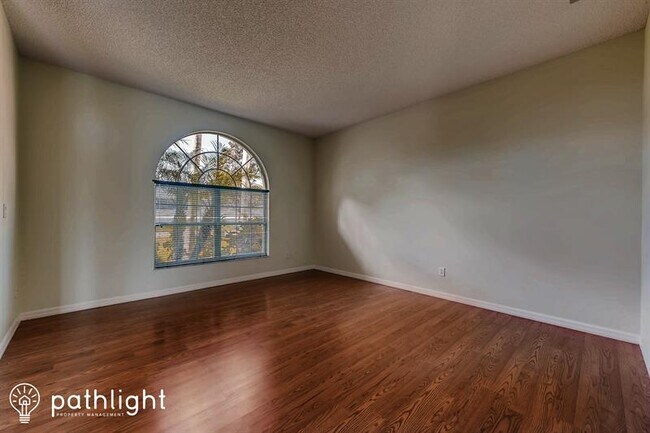 Building Photo - 1713 Glenhaven Cir