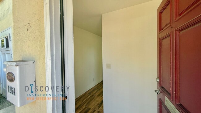 Building Photo - Alcatraz Ave. 1264-1268 (Call owner for al...