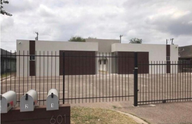  - 601 Gastel Cir