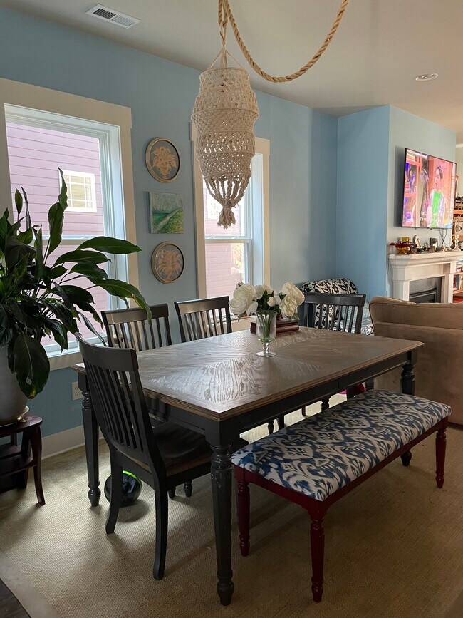 Foto del edificio - 632 Granite Mill Blvd