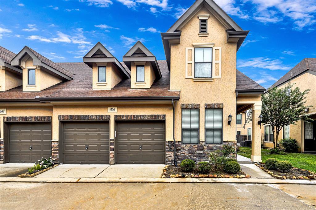 11638 Royal Oaks View, Houston, TX 77082 - House Rental in Houston, TX