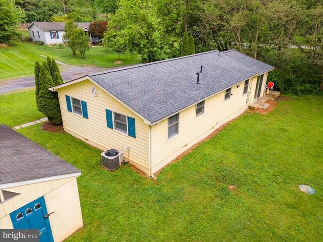 Building Photo - 60 Killdeer Ave