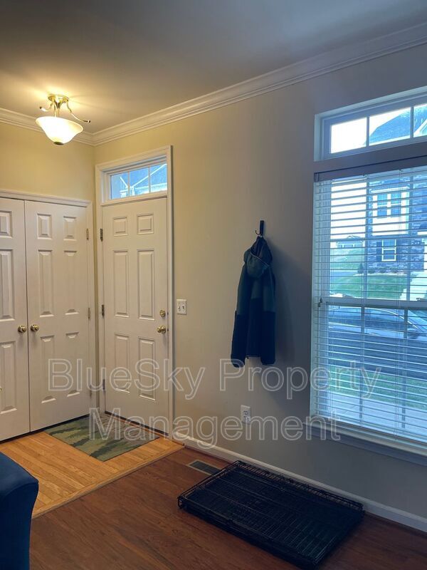 Building Photo - 2064 Lockwood Dr