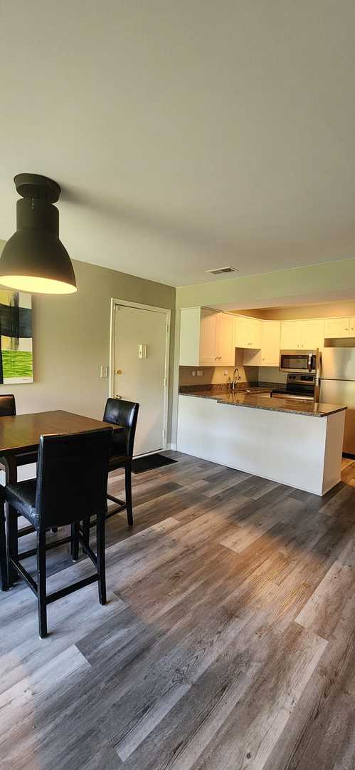 Foto del edificio - 5542 E Lake Dr