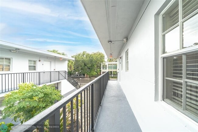 Building Photo - 3615 Thomas Ave