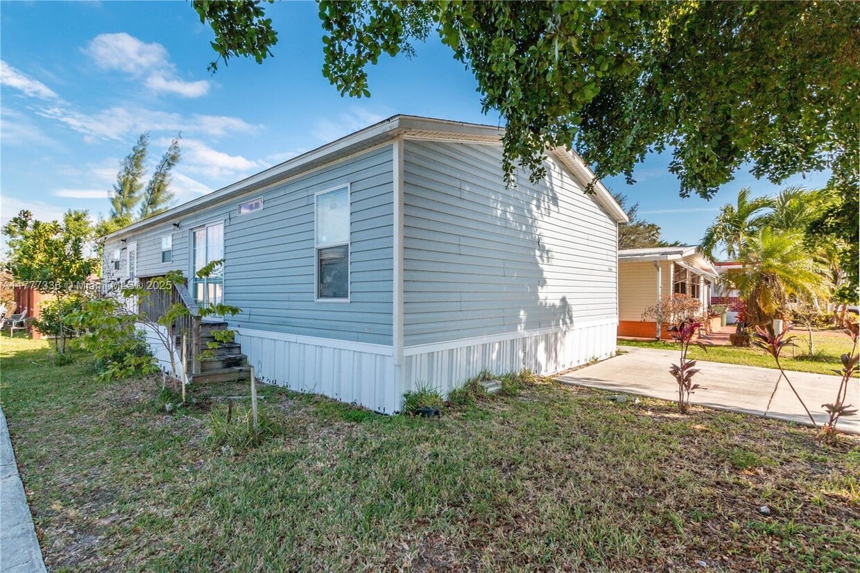 Primary Photo - 21661 NW 8th Ct