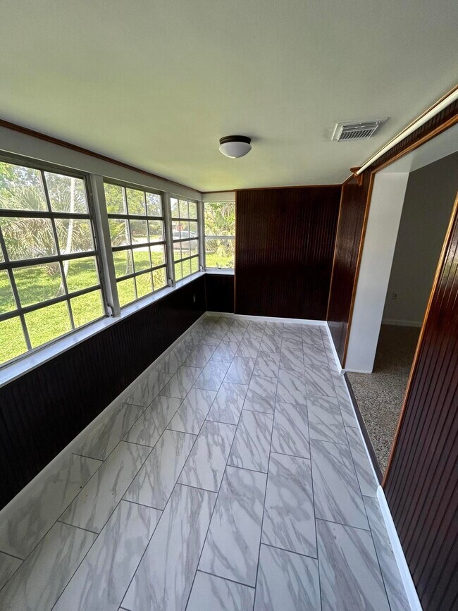 Foto del edificio - 1460 SW 29th St