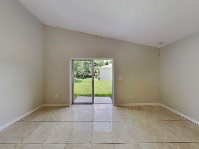 Foto del edificio - 10193 Oak Crest Rd