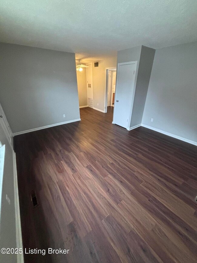 Foto del edificio - 2707 Riedling Dr