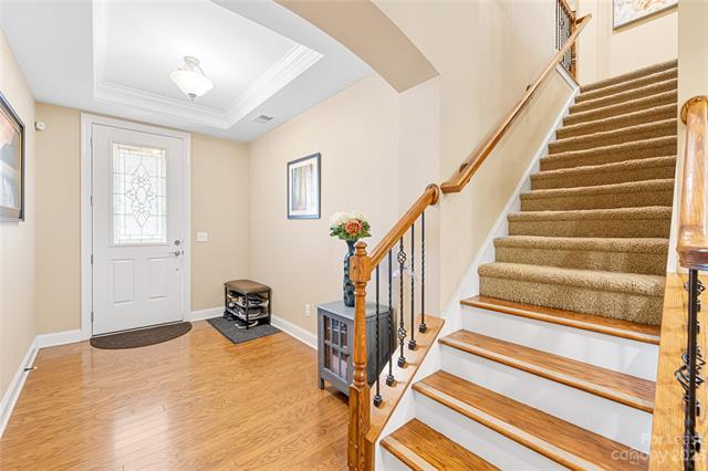 Building Photo - 16416 Hawfield Woods Lane
