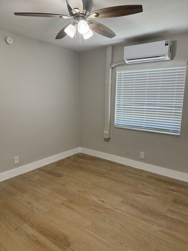 Foto del edificio - 759 NE 13th Ct